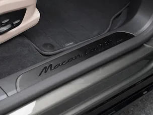 PORSCHE Macan Turbo