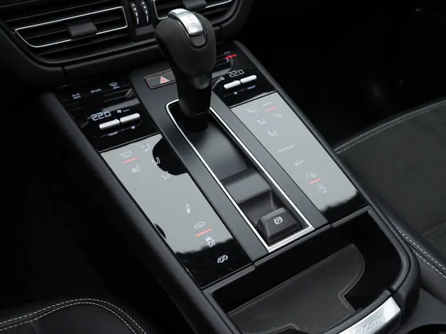 PORSCHE Macan GTS