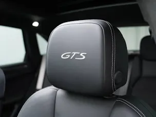 PORSCHE Macan GTS