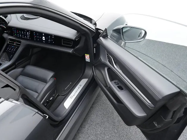 PORSCHE Taycan 4S