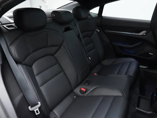 PORSCHE Taycan 4S