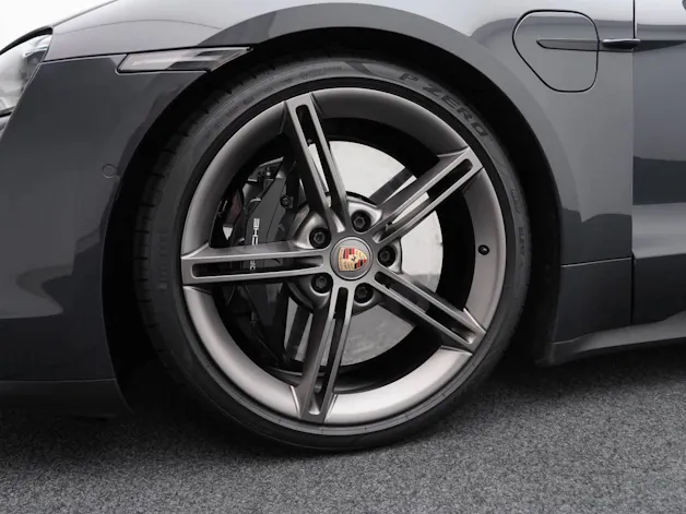 PORSCHE Taycan 4S