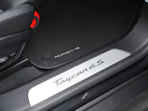 PORSCHE Taycan 4S