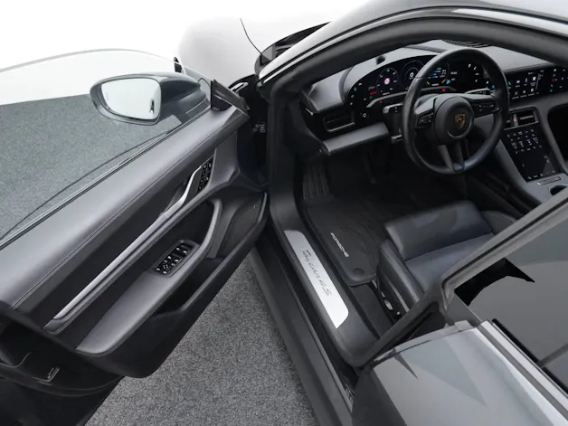 PORSCHE Taycan 4S