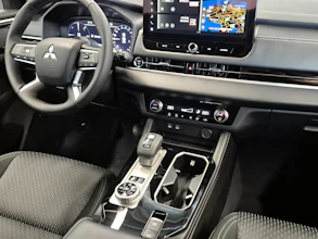 https://vehicle.imgix.net/4480769/bb9113ac-8b10-41d6-8d8b-3cf92ab564c1.jpg