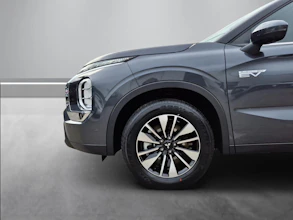 https://vehicle.imgix.net/4480769/d2aea006-4d80-4bd2-8cfe-85939ab8b642.jpg