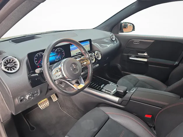 MERCEDES-BENZ GLA 200 4MATIC AMG Line