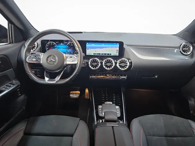 MERCEDES-BENZ GLA 200 4MATIC AMG Line