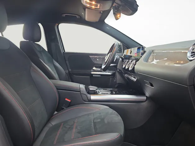 MERCEDES-BENZ GLA 200 4MATIC AMG Line