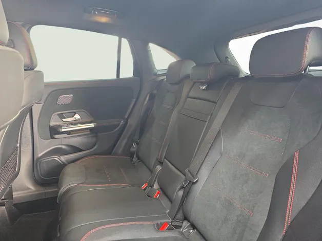 MERCEDES-BENZ GLA 200 4MATIC AMG Line