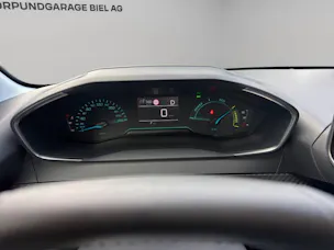 PEUGEOT 208 1.2 Hybrid Business