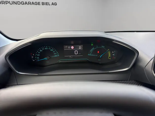 PEUGEOT 208 1.2 Hybrid Business