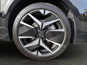 PEUGEOT 208 1.2 Hybrid 145 GT Exclusive