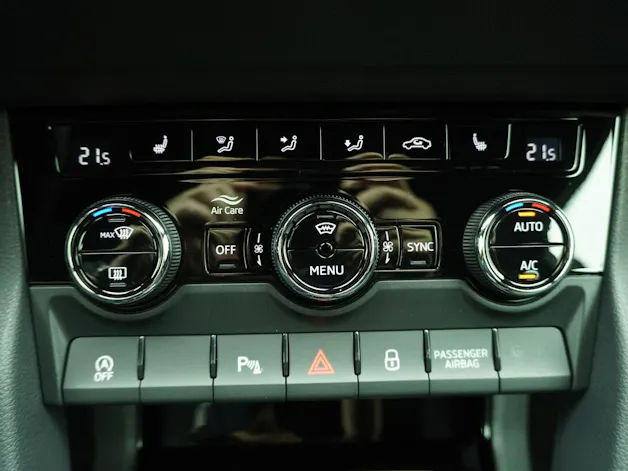 SKODA Karoq 2.0 TSI DSG Sport Line 4x4