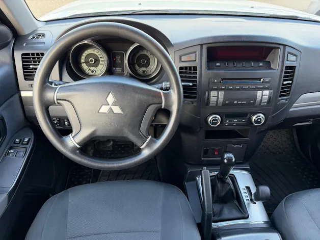 Mitsubishi Pajero 3.2 DID Swiss Professional