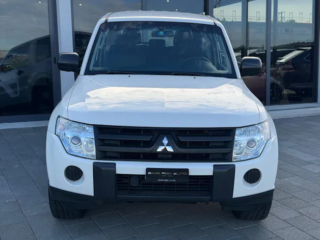Mitsubishi Pajero 3.2 DID Swiss Professional