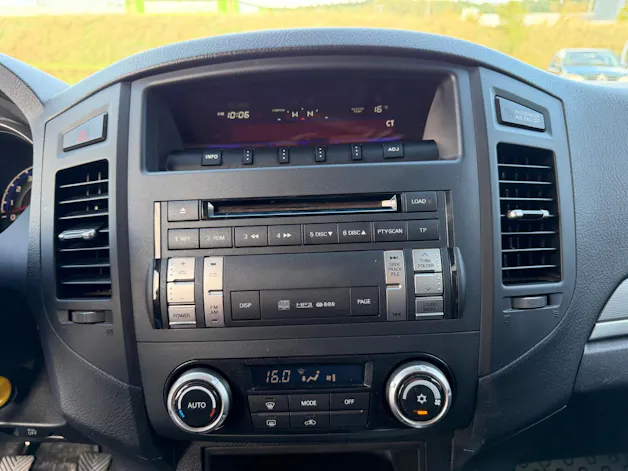 Mitsubishi Pajero 3.2 DID Swiss Professional