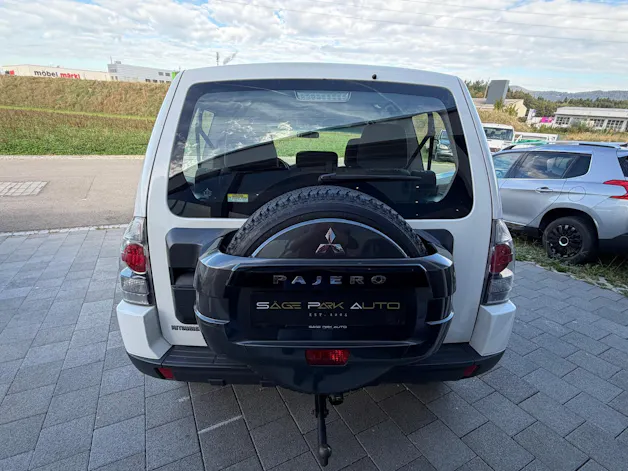 Mitsubishi Pajero 3.2 DID Swiss Professional