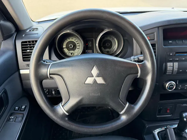 Mitsubishi Pajero 3.2 DID Swiss Professional