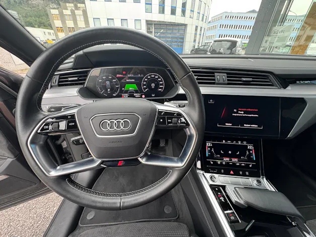 AUDI e-tron Sportback 55 S-Line quattro