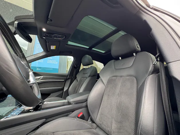 AUDI e-tron Sportback 55 S-Line quattro