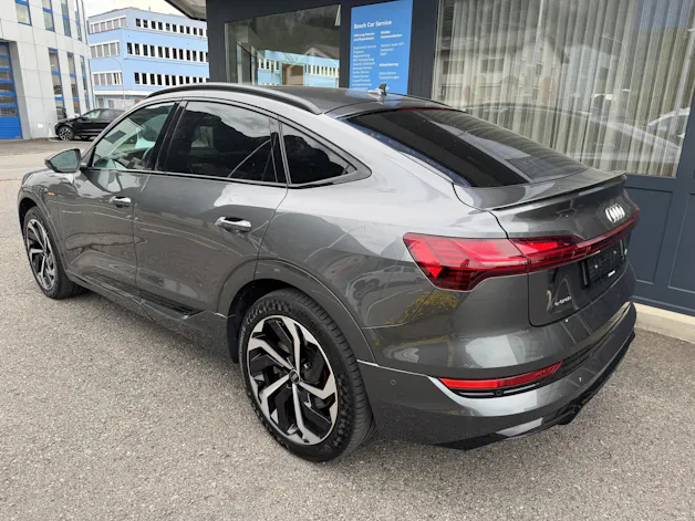 AUDI e-tron Sportback 55 S-Line quattro
