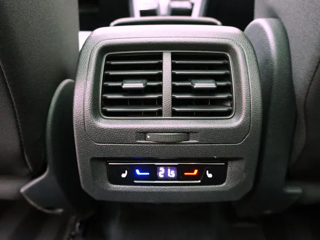 VW Touran 1.5 TSI DSG R-Line Black Style