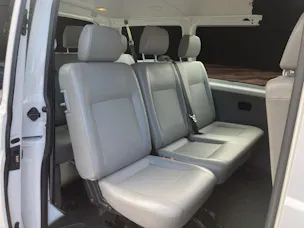 VW T5 Kombi 3000 2.0 TDI 140 BMT 4m