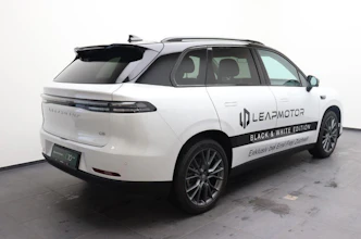 https://vehicle.imgix.net/4481236/09c621d9-44c8-427e-9f92-4d08c9d33fc5.jpg