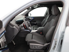 https://vehicle.imgix.net/4481317/225d2abb-70af-45ed-8723-a4a311a24149.jpg