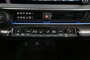 Fahrzeugbild TOYOTA Prius 2.0 Plug-In-Hybrid Style