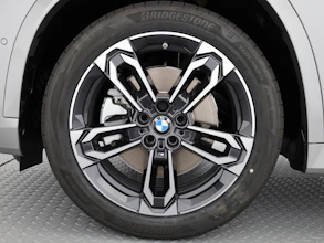 https://vehicle.imgix.net/4481338/9b056152-2e7a-4846-8602-c3794666216d.jpg