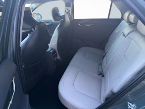 https://vehicle.imgix.net/4481346/2d4c2bc3-1cf9-4dd0-9efb-6af782fecf17.jpg