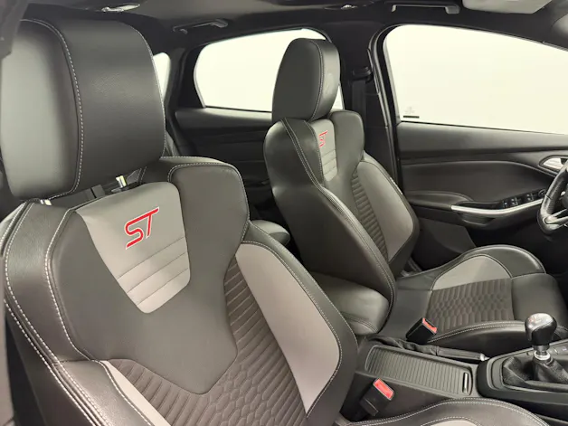 FORD Focus 2.0i EcoB SCTi ST-1