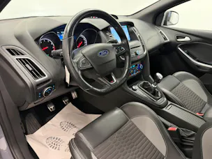 FORD Focus 2.0i EcoB SCTi ST-1