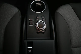 https://vehicle.imgix.net/4481482/6e577577-4865-4371-8334-a06acec3b2f1.jpg
