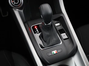 https://vehicle.imgix.net/4481546/a367f0f2-dee9-4e0c-9c1e-5e5fb3ce4554.jpg