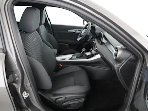 https://vehicle.imgix.net/4481546/b4a2d193-f9a4-4f3e-ae23-bb678a54a6f4.jpg