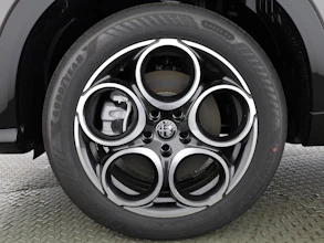 https://vehicle.imgix.net/4481546/f9884528-9f22-41f3-af75-cbd4f9071725.jpg