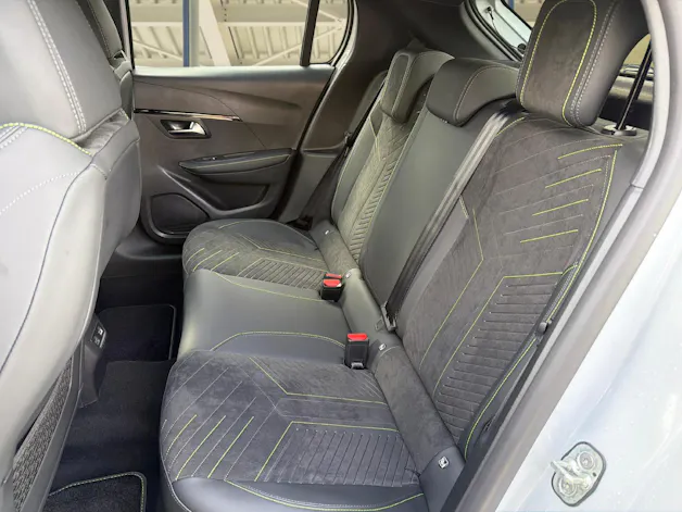 PEUGEOT 208 1.2 Hybrid 145 GT Exclusive