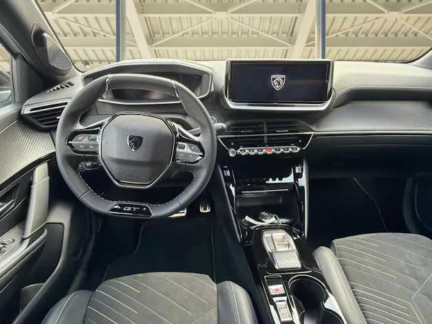 PEUGEOT 208 1.2 Hybrid 145 GT Exclusive
