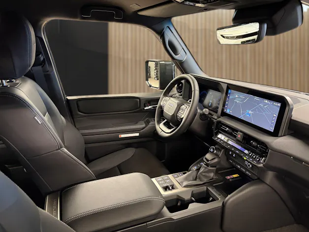 Toyota Land Cruiser 2.8 D 48V 230 Rebel