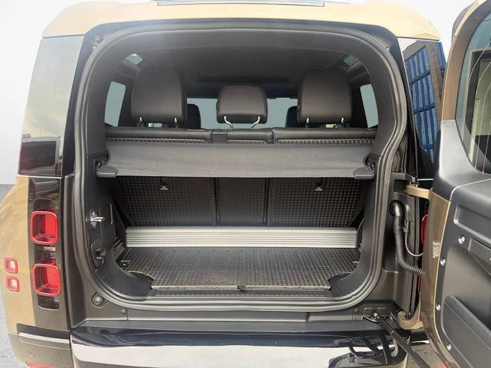 Fahrzeugbild LAND ROVER DEFENDER