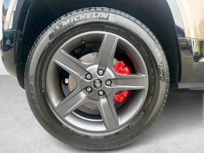 Fahrzeugbild LAND ROVER Defender 90 3.0 D I6 X-Dynamic SE