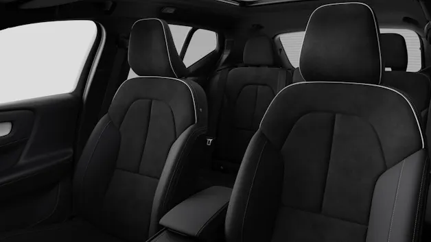VOLVO XC40 2.0 B4 MH Black Edition