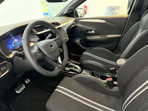 https://vehicle.imgix.net/4481668/0d81ff9c-e72f-480b-8cd8-357ba1072734.jpg