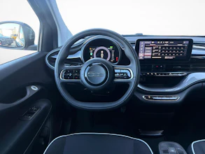 https://vehicle.imgix.net/4481744/155ac7d5-898f-4e34-ba9e-3e0a9ca5b53b.jpg