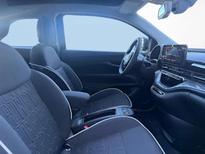 https://vehicle.imgix.net/4481744/49a90def-ad34-4216-9053-b5ef4ed69d75.jpg
