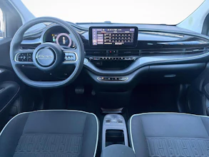 https://vehicle.imgix.net/4481744/6a94722e-406a-4aad-a158-f8b55cf61263.jpg