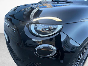 https://vehicle.imgix.net/4481744/7cdca6e3-3144-4bbe-a40b-289be200ae9e.jpg